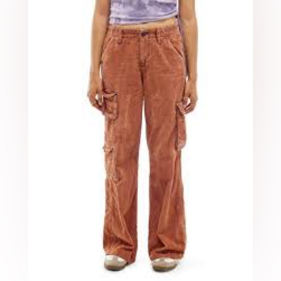 Nwt; BDG Y2K CYBER  LOW RISE CARGO PANTS🤎 - Picture 1 of 14